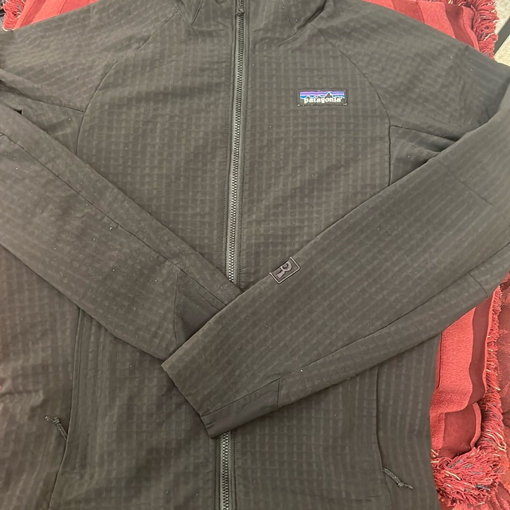 Black zip up women’s Patagonia jacket